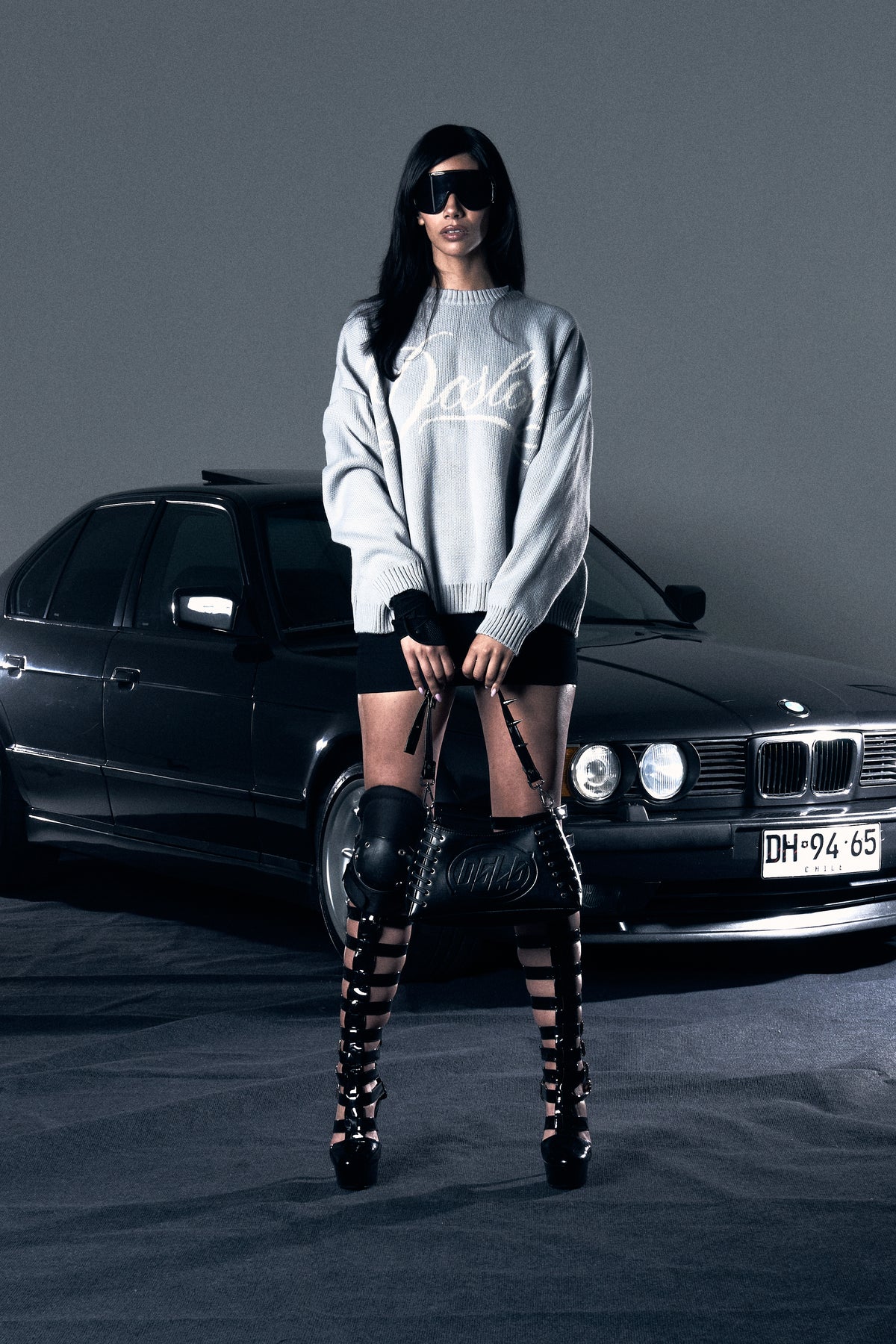 BIG LOGO GRAY SWEATER