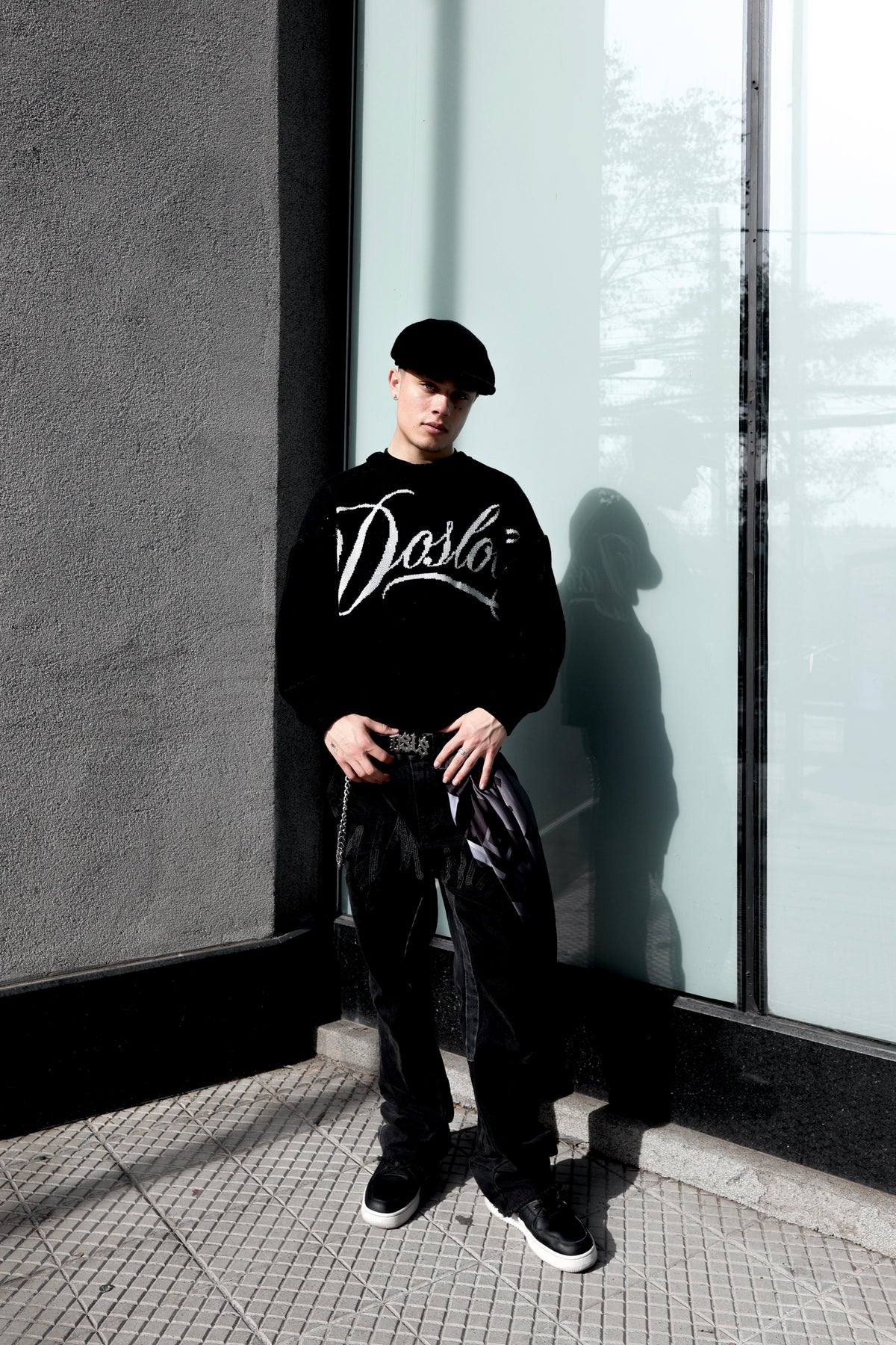 BIG LOGO BLACK SWEATER