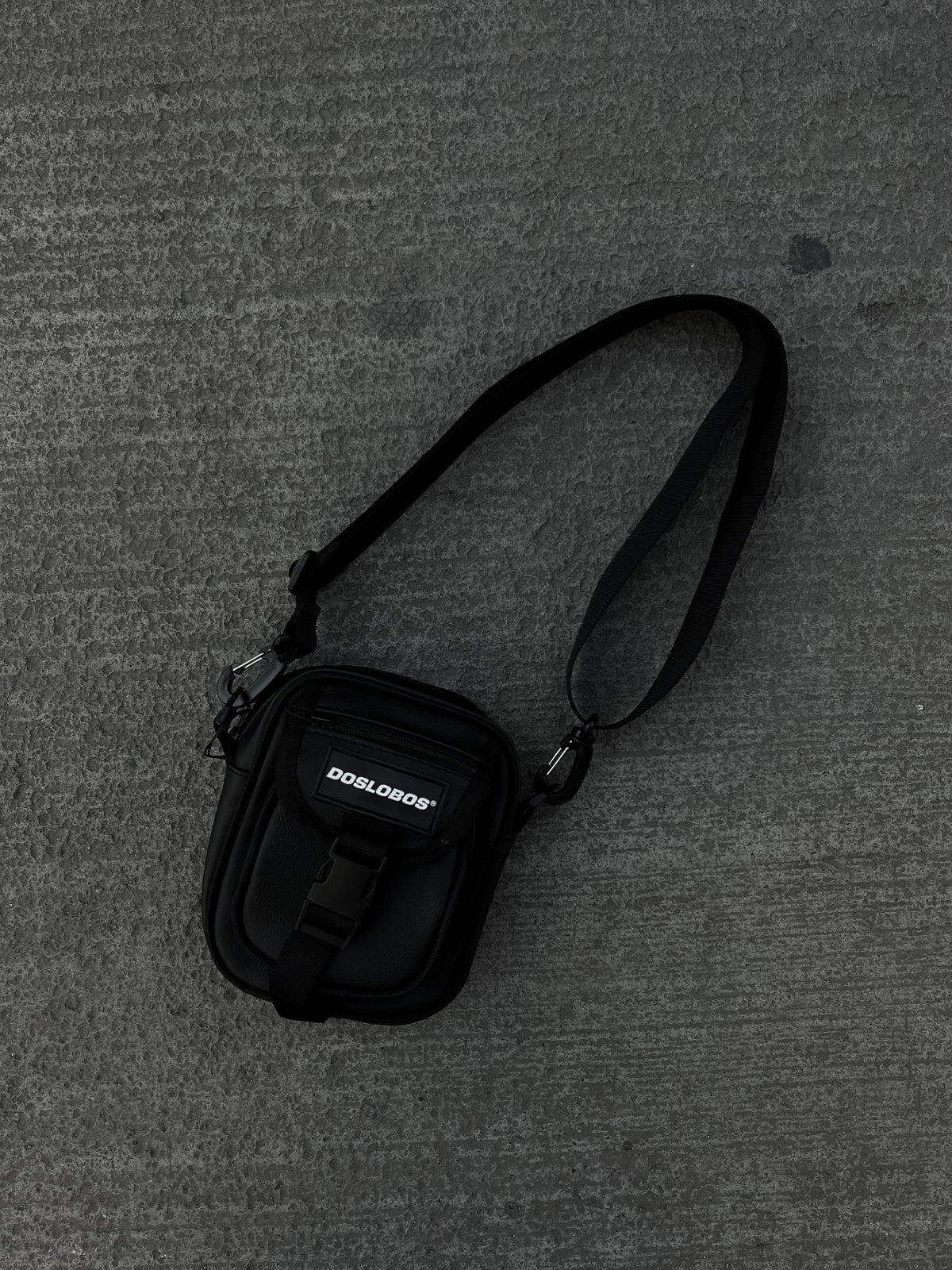 BLACK SHOULDER-BAG