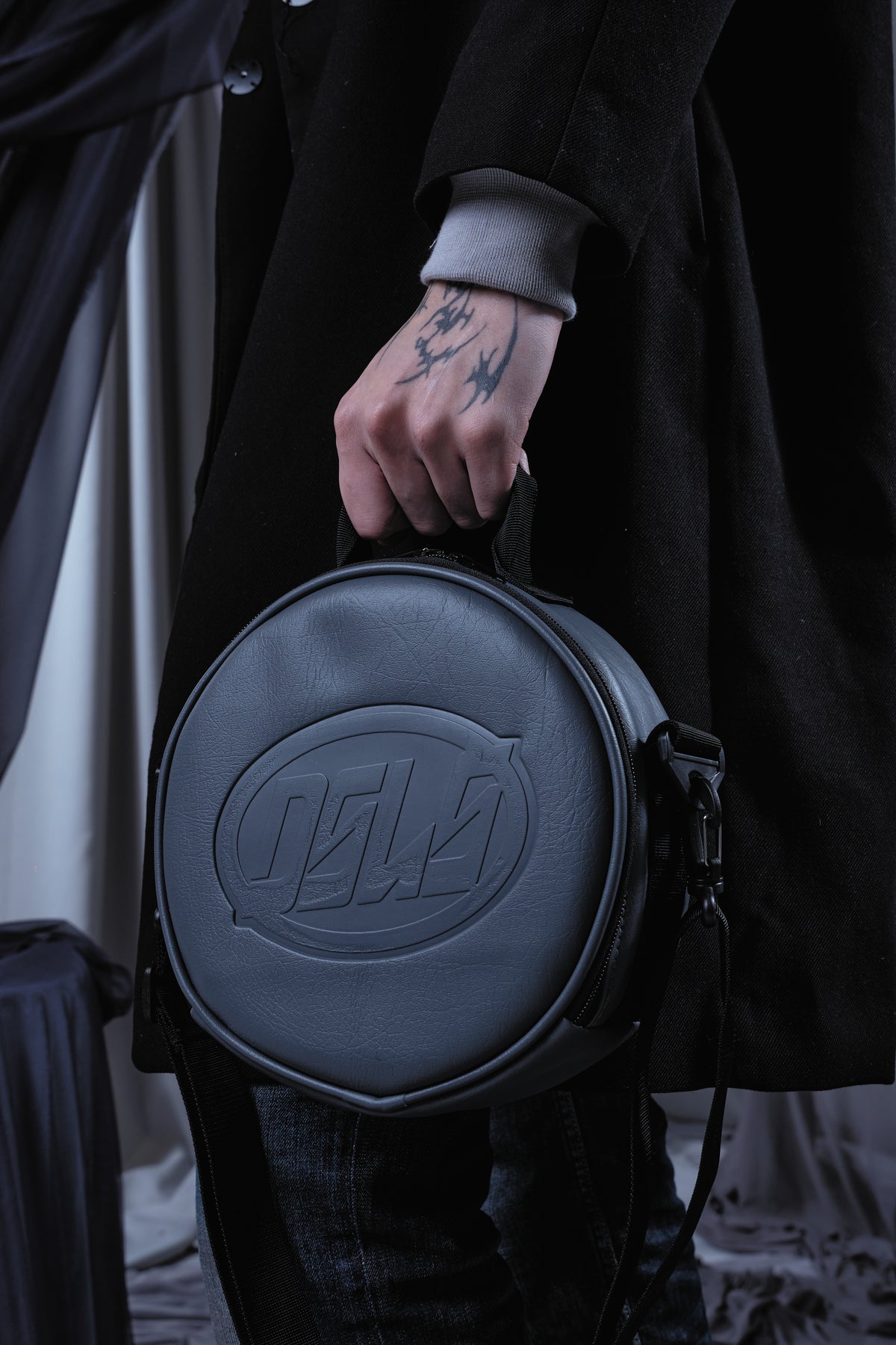 GRAY 3D HEADPHONE-CASE