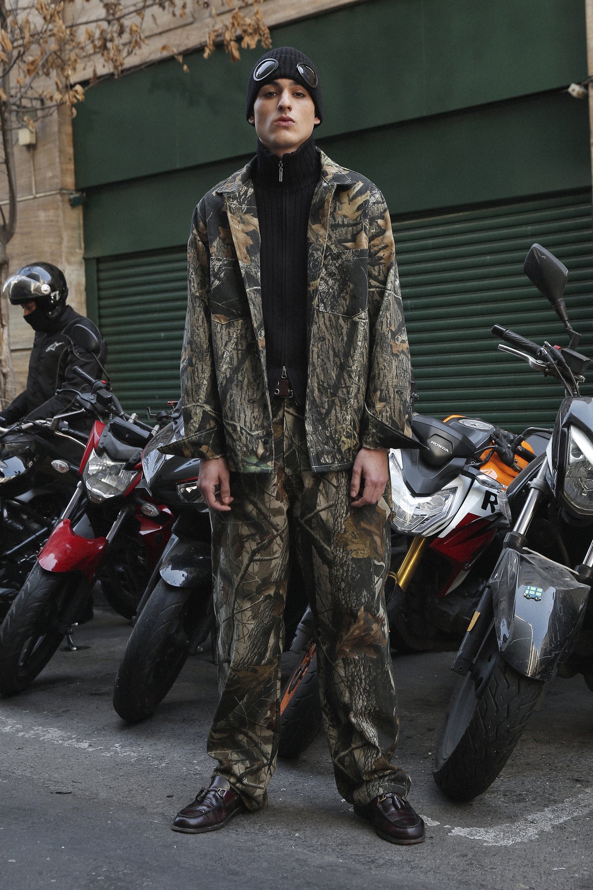 CAMO LOGO SHIRT - XS